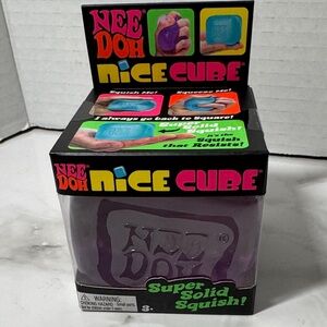NeeDoh Nice Cube Purple. New